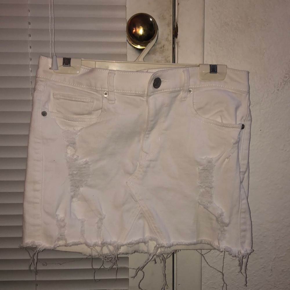 white denim skirt